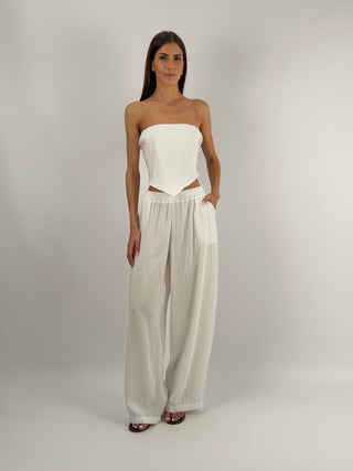 Set Top a Triangolo e Pantalone Bianco