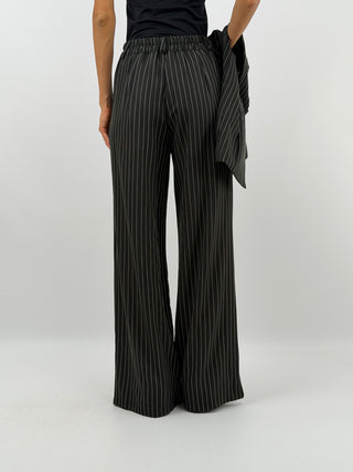 Completo Gessato con Gilet Nero