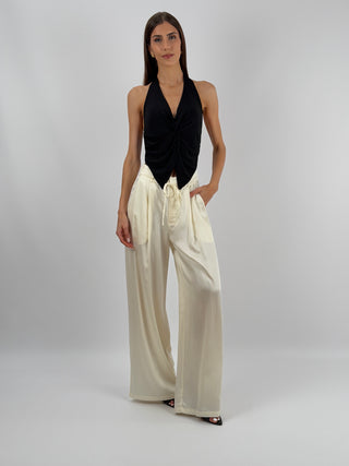 Top Halter Nero con Dettaglio Gioiello