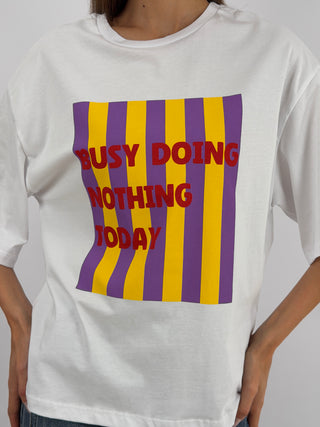 T-shirt Bianca con Stampa Busy Doing Nothing Today Lumina